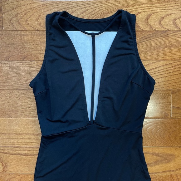 NWOT Black Semi Open Back Bodysuit - Picture 2 of 3